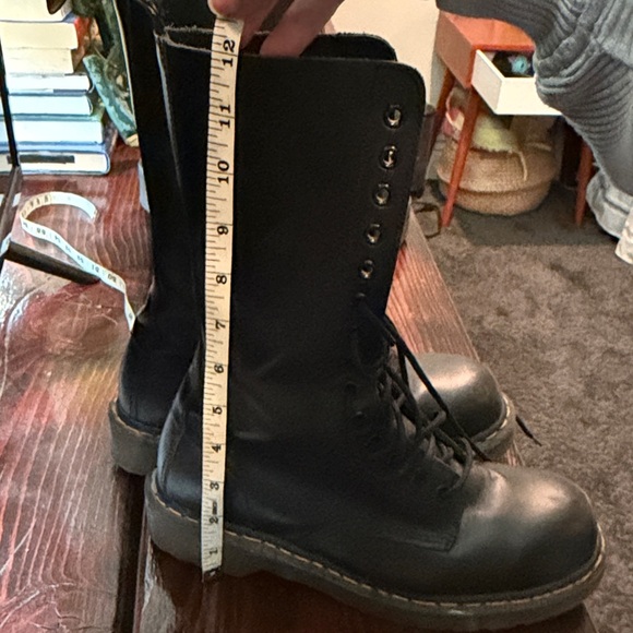 MENS US 8 Black Lace-Up Combat Boots - Doc Marten - Picture 11 of 11